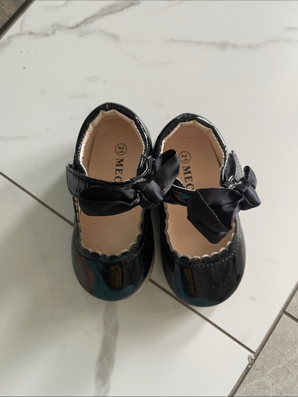Black Patent Girls Mary Jane Shoes with Satin Bows